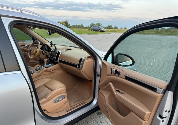 Porsche Cayenne cena 135900 przebieg: 139500, rok produkcji 2012 z Rzeszów małe 781